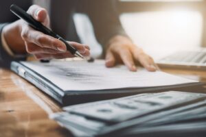 Contrataciones y credenciales médicas